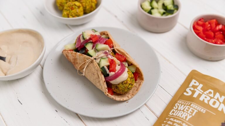 PLANTSTRONG Falafel Pita Sandwiches