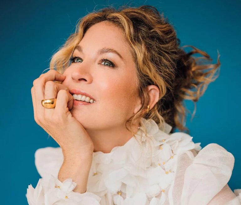 JENNA ELFMAN’S TOP TEN WITH NEW BEAUTY MAGAZINE
– omayma skin